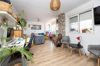 Piso  Calle joaquina eguaras 11. Oportunidad única en granada! piso amplio y luminoso cerca de al