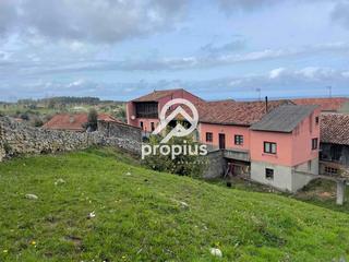 Casa  Porrua. Casa con cuadra y finca en porrua  llanes