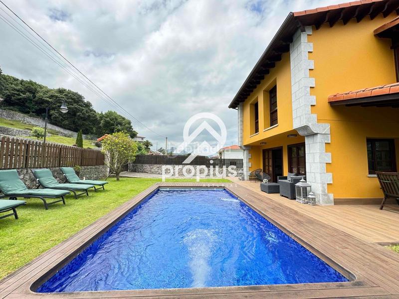 Foto a8538c3c-7468-4f24-b140-6334d8c279e4. Chalet mit heizung parking pool in Llanes pueblo Llanes