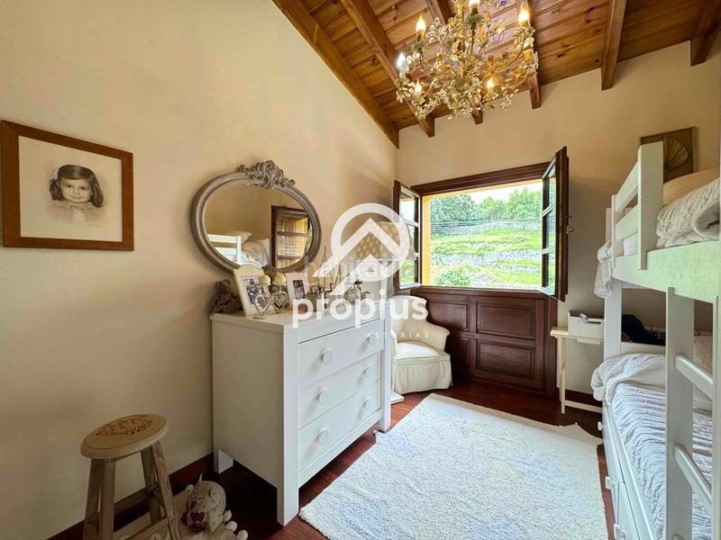 Foto b6ec1fd5-2f34-46c8-a0f4-55c0c353c58a. Chalet mit heizung parking pool in Llanes pueblo Llanes