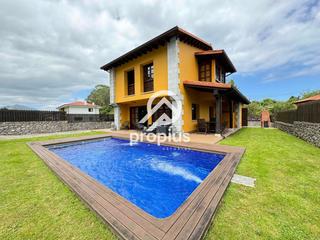 Xalet  Doctor jose de la vega th. Chalet individual en playa de llanes