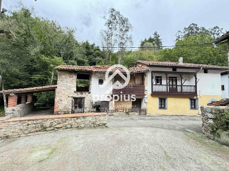Foto e6c7b6e8-8c28-4ee3-9ba2-4b34767d3139. Casa a schiera con riscaldamento parcheggio in Vibaña-Ardisana-Caldueño Llanes