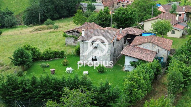 Foto 34ef447a-3c5a-4c42-bb54-e8d219059490. Chalet con riscaldamento parcheggio in Cangas de Onís