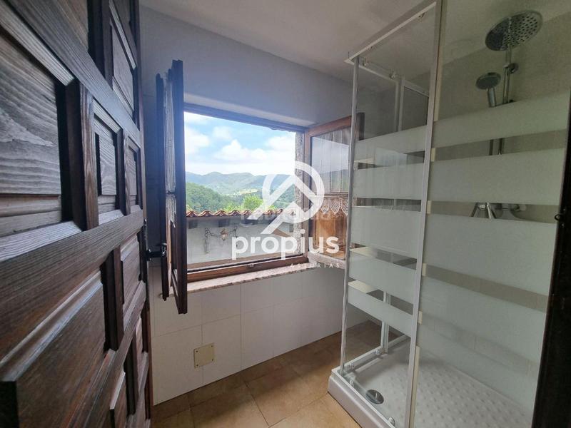 Foto 9256e515-751a-473e-8371-c7bff18da805. Chalet con riscaldamento parcheggio in Cangas de Onís