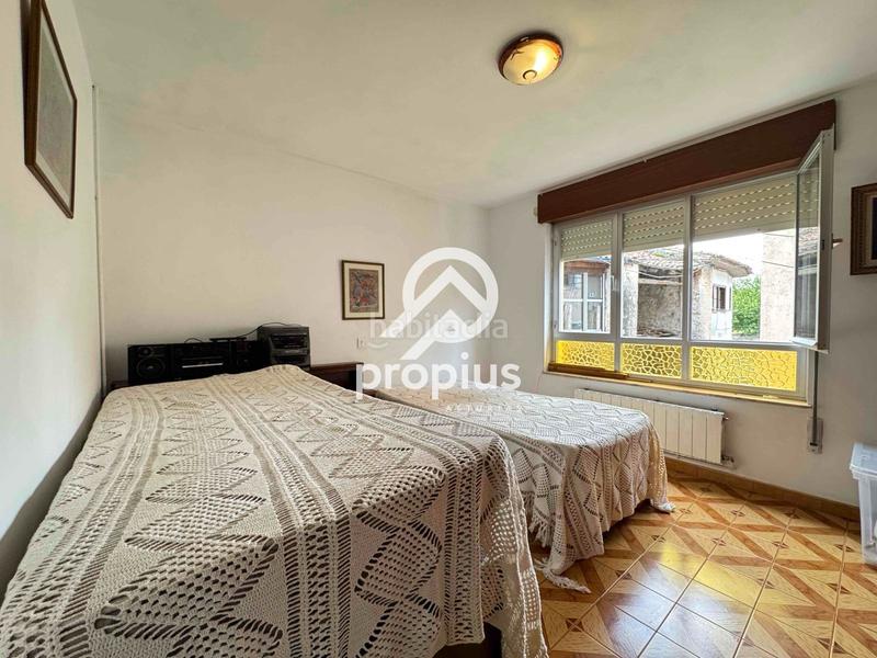 Foto a95d88c8-bf80-4deb-8f5d-e5b49f18a2f0. Casa adosada  de tres plantas en porrua en Llanes