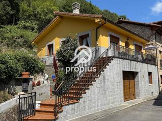 Maison jumelée  Pamental. Chalet adosado en carreña de cabrales