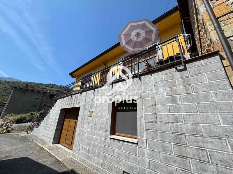 Foto 6f56a23e-7489-4195-b582-9324b060c618. Casa adosada chalet adosado en carreña en Cabrales