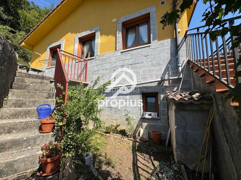 Foto dba52c97-2b2e-42ca-8041-04560d67b52c. Casa adosada chalet adosado en carreña en Cabrales