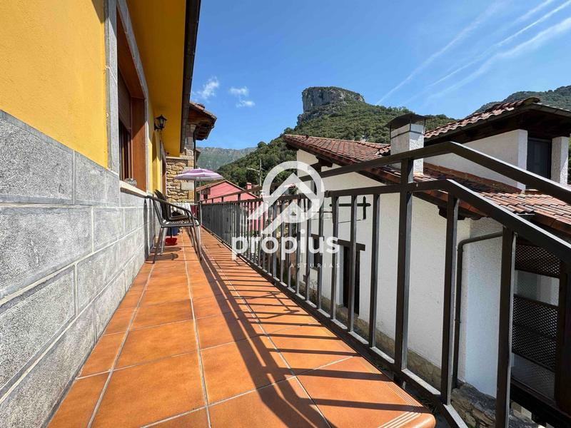 Foto e26d4a65-6b6e-47d4-a51f-433ae1179f87. Casa adosada chalet adosado en carreña en Cabrales