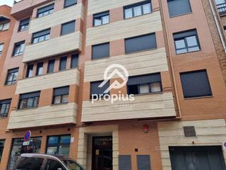 Appartement à Favila 3. Piso en oviedo 2 dormitorios y 2 baños. ascensor