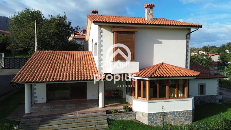 Foto f771bca0-cb9f-4ed5-8025-58cdf72d4e77. Chalet in parres in Celorio-Poó-Parres Llanes