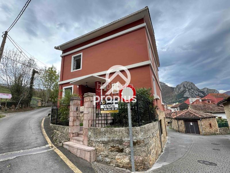 Foto 5aadde63-0ece-47b4-979a-52d7e5c8562a. Chalet with heating parking in Cabrales