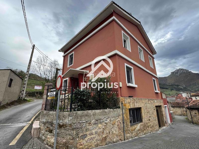 Foto 93bc5966-46d1-4845-ad99-f83cc7136437. Chalet with heating parking in Cabrales