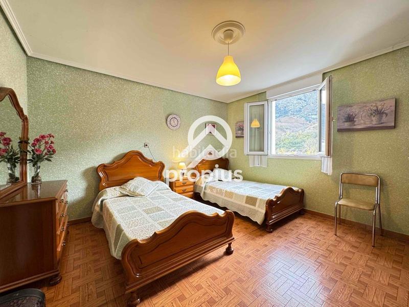 Foto b7a89072-a333-455e-ac17-55f8c5ee1295. Chalet with heating parking in Cabrales