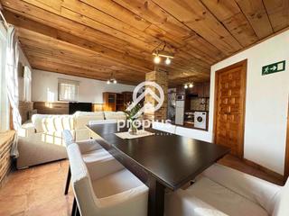 Maison  Soto dueñas. Casa con terraza y barbacoa con licencia v.v. a 5 minutos de arr