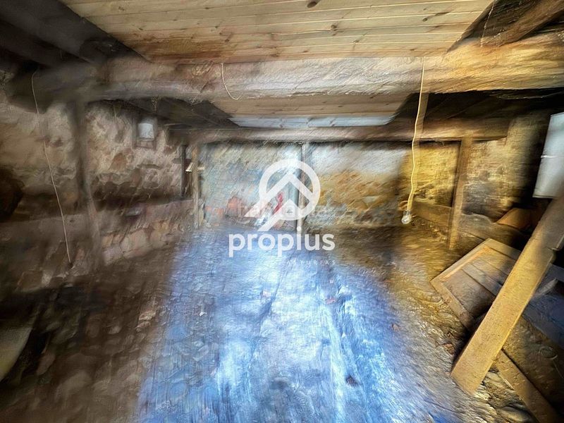 Foto 144f69c1-6a1c-4b43-937a-55ca2c774d33. Casa adosada cuadra en la robellada en Onís