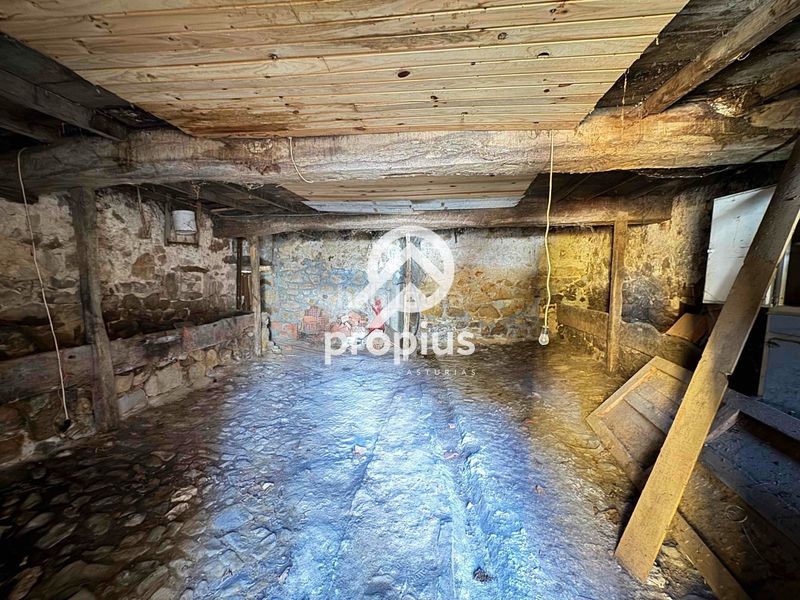 Foto 92bca686-023c-44e3-8c7d-32a42500e904. Casa adosada cuadra en la robellada en Onís