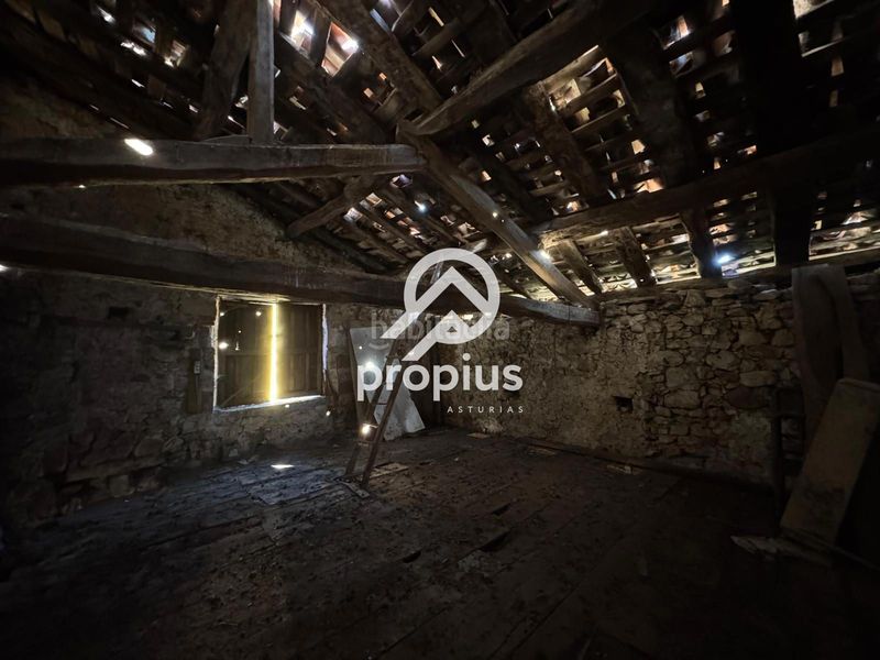 Foto ab145a0c-4838-4a53-903e-4dd3f33c0d35. Casa adosada cuadra en la robellada en Onís