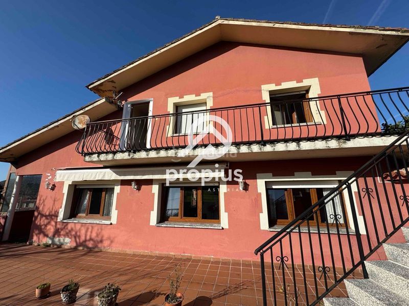 Foto ad8d8f87-4549-4bd3-aa8e-586b7e880bf1. Xalet amb calefacció aparcament a Ribadedeva