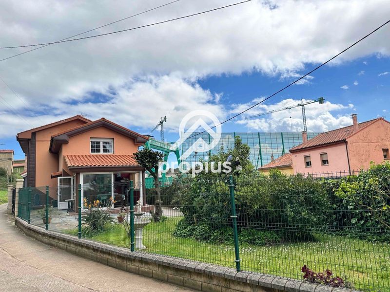 Foto 0bc5ae10-e3be-43c7-886b-7e42296ac07d. Xalet amb calefacció aparcament a Llaranes Avilés