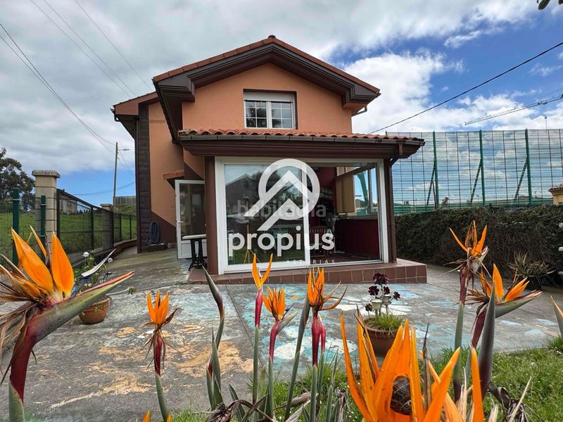 Foto 137ff3fb-fd6c-41df-9194-f7dc878472ac. Xalet amb calefacció aparcament a Llaranes Avilés