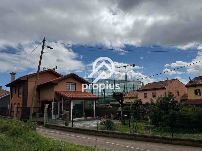 Foto 1a8b7406-6230-420f-8525-a85082e40dc6. Xalet amb calefacció aparcament a Llaranes Avilés