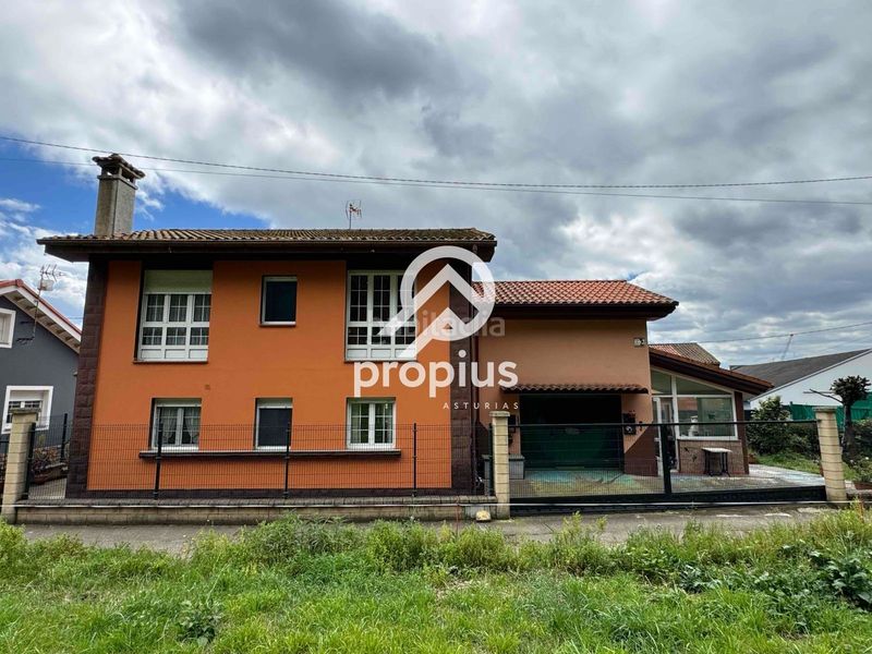 Foto 3668f7df-0fe4-445a-8329-ac66ee3fb2d0. Xalet amb calefacció aparcament a Llaranes Avilés