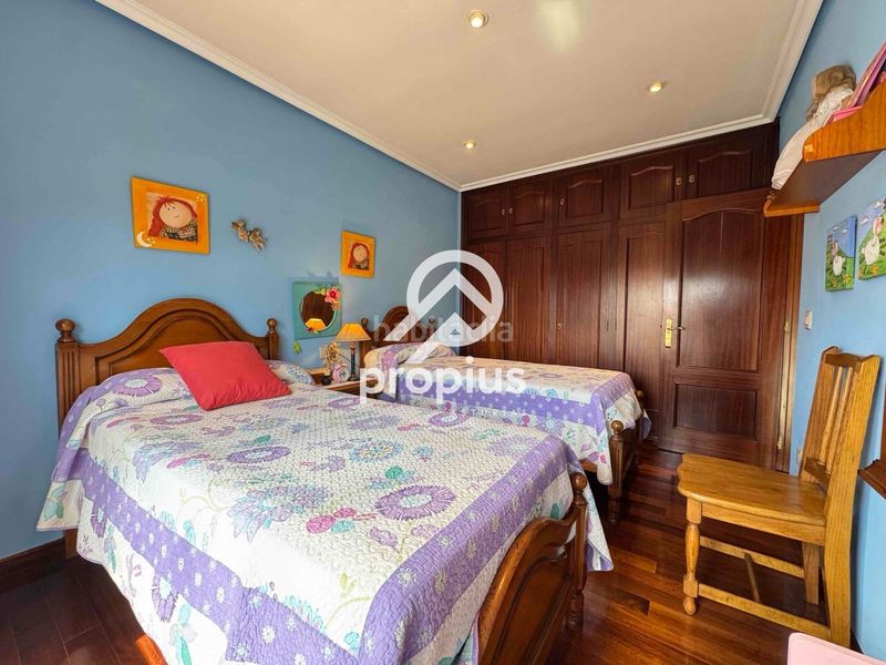 Foto 6e8a6c5f-e5ac-413a-b2a8-547bee8ad25e. Xalet amb calefacció aparcament a Llaranes Avilés