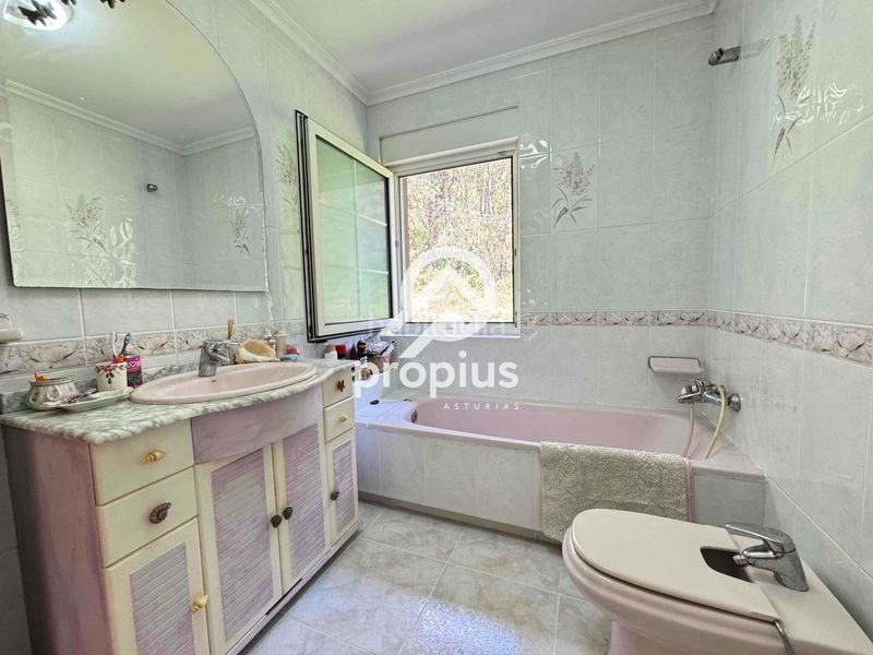 Foto 71ddaaf2-6558-4c09-bcc0-dd737d90e2e4. Xalet amb calefacció aparcament a Llaranes Avilés