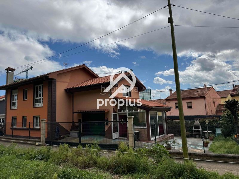 Foto 730955b8-949c-4e8d-9b20-699398d660b7. Xalet amb calefacció aparcament a Llaranes Avilés