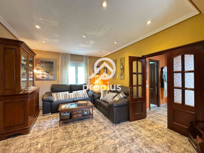 Foto b2d88b1c-b282-4cfb-9be5-0bbc98ea5980. Xalet amb calefacció aparcament a Llaranes Avilés