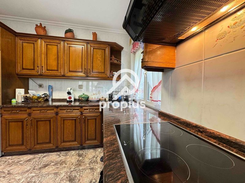 Foto c17c226c-1ab5-4da6-bd98-b99fa3e8254d. Xalet amb calefacció aparcament a Llaranes Avilés