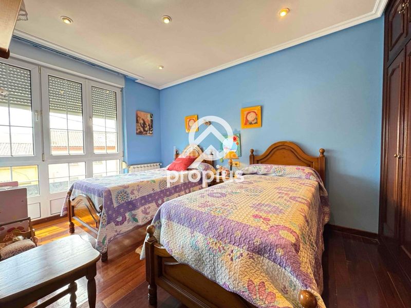 Foto d914af60-65f1-4a0d-abcd-c643f1125832. Xalet amb calefacció aparcament a Llaranes Avilés