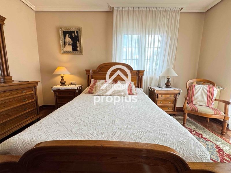 Foto d9c6e805-4f45-4c3f-9c62-4ff24b65359e. Xalet amb calefacció aparcament a Llaranes Avilés