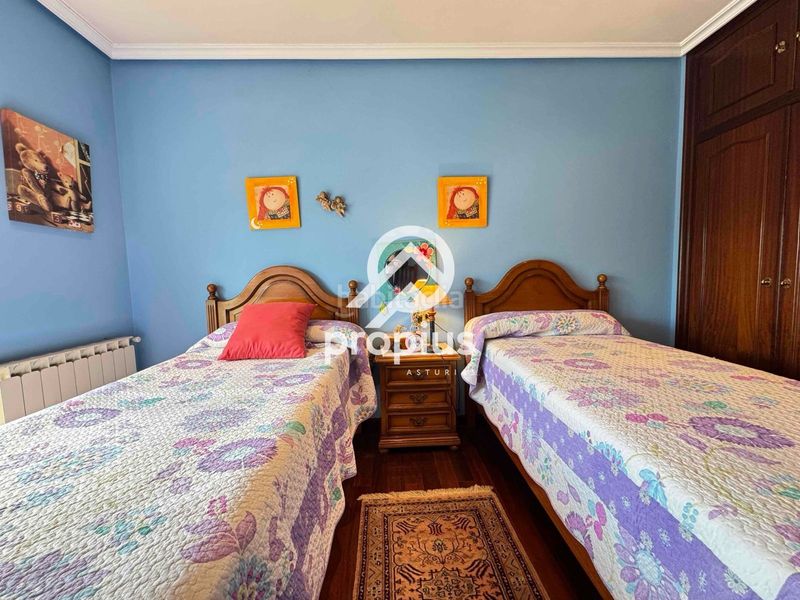 Foto f36fc2e8-c613-4d4b-bc82-df25303046d2. Xalet amb calefacció aparcament a Llaranes Avilés