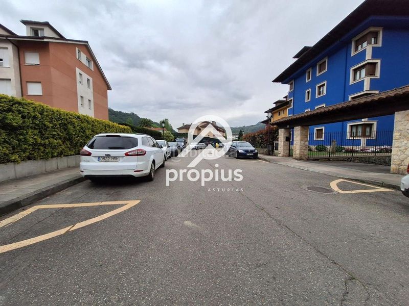 Foto 7a066f6a-7635-4d41-a766-b1f0107ebb09. Aparcament cotxe a Cangas de Onís