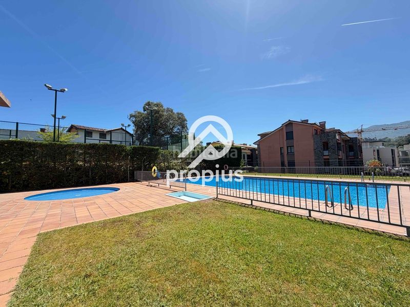 Foto b9822fd4-e372-4e6b-8071-a4d81abe4f76. Àtic amb calefacció aparcament piscina a Llanes pueblo Llanes