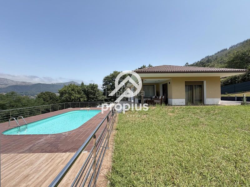 Foto d0cf274e-0644-44e2-88f0-32b29e0e0e0c. Xalet amb calefacció aparcament piscina a Cangas de Onís