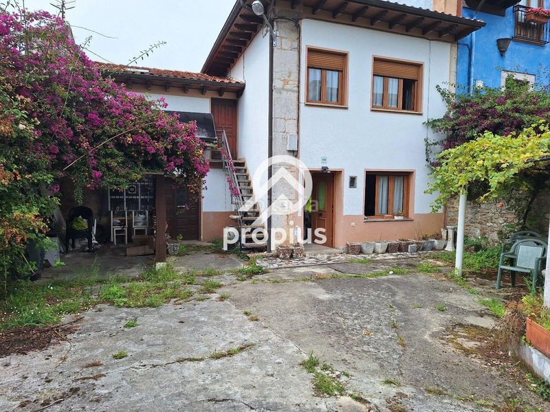 Foto c27c49c0-d07e-4db6-b0fd-d1cc86c82c8b. Casa adossada amb calefacció a Pría-Nueva-Hontoria-Naves Llanes