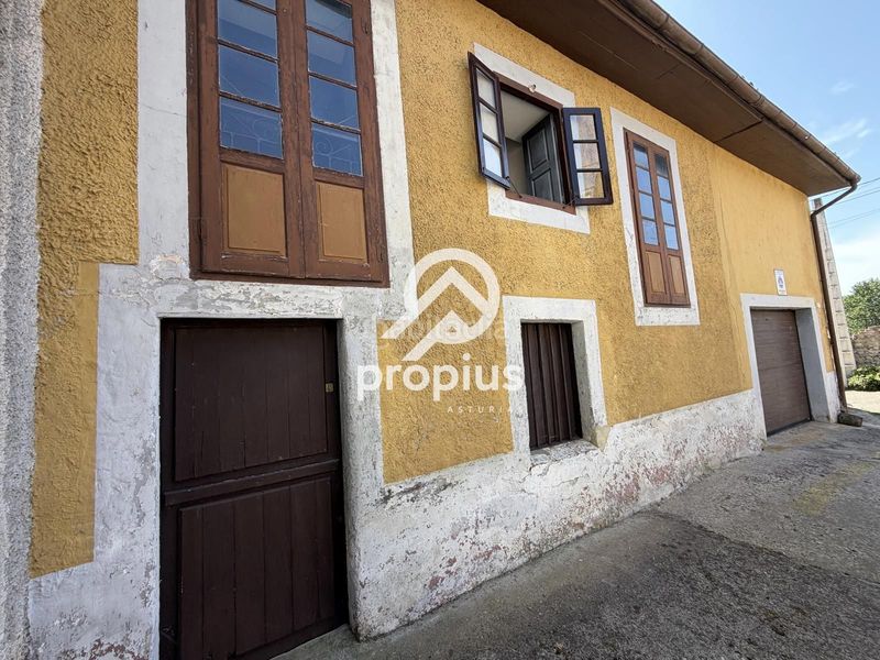 Foto 2e315e12-fead-4613-9813-f58cc934c8bc. Casa amb calefacció aparcament a Celorio-Poó-Parres Llanes