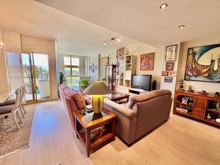 Apartamento en Centro Urbano. Vivienda luminosa y moderna en zona residencial consolidada de d