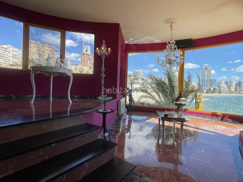 Foto a99d5f7a-7b69-4996-9d09-b86a8ccc4261. Xalet amb calefacció aparcament a Playa Poniente Benidorm