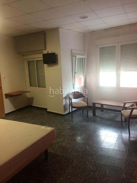 Foto bfdff912-aa21-4329-ae4e-df2777df4597. Edificio in Oliva pueblo Oliva