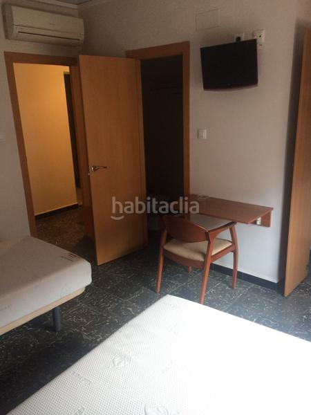 Foto d0508ea2-7949-4da0-bb1c-ee2a440adc8b. Edificio in Oliva pueblo Oliva