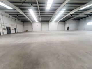 Nau industrial a Los Olivos-Los Ángeles. Amplia nave industrial en venta en getafe