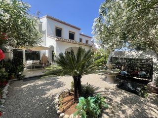 Maison jumelée à Pedreguer. Adosado totalmente reformado en pedreguer