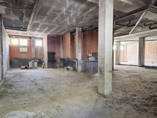 Affitto Locale commerciale in Centro Urbano. Local comercial en alquiler en casco urbano de 720 m