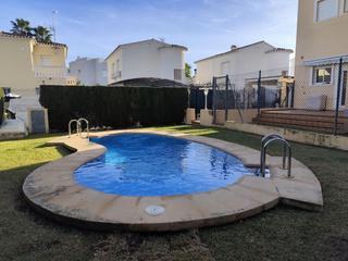 Apartament a Oliva Nova. Precioso apartamento en oliva nova muy cerca de la playa