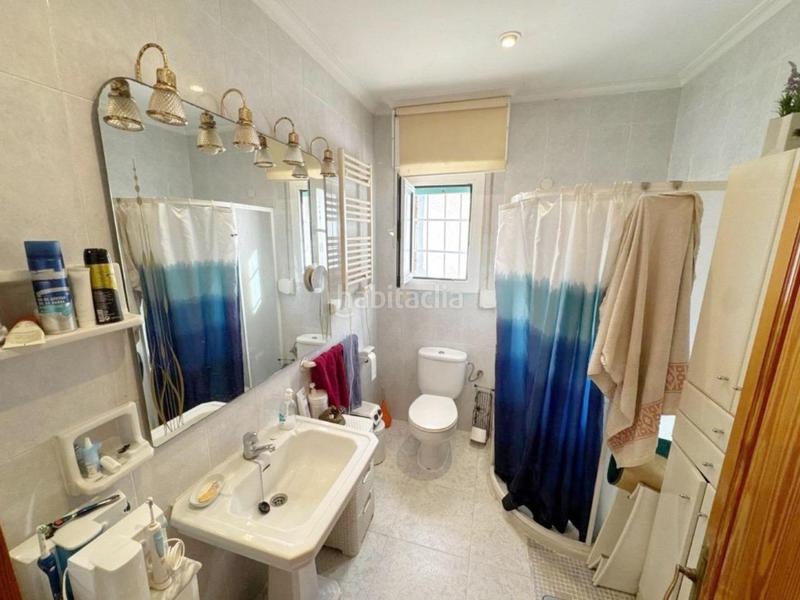Foto 3e14a4e8-90bb-4721-89b9-a95ab1a04934. Chalet exclusivo chalet en primera línea de playa en Miramar