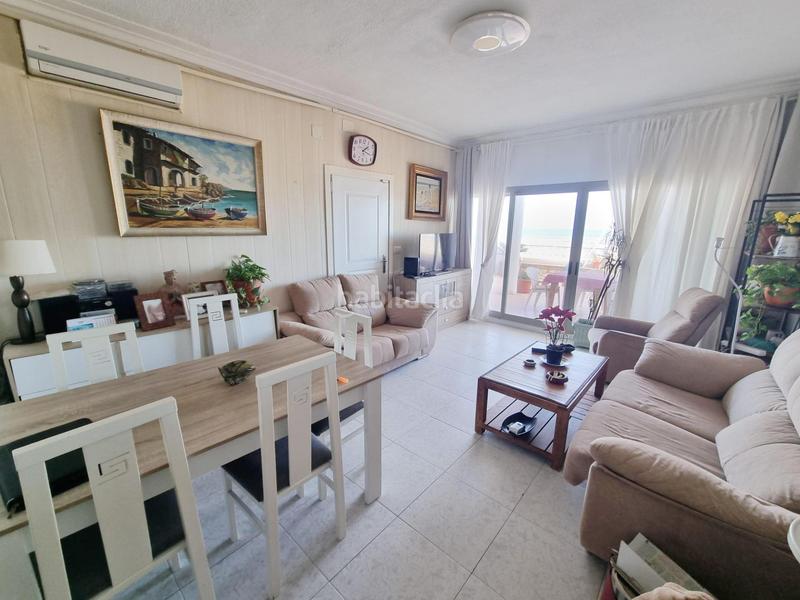Foto 7143c054-eae5-4469-9496-dd6e123684f4. Chalet exclusivo chalet en primera línea de playa en Miramar
